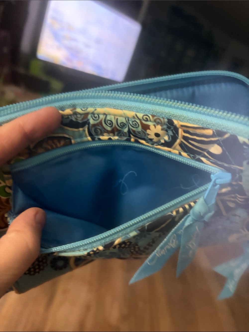 Vera Bradley Turquoise Floral Quilted Cosmetic Wristlet - Picture 6 of 6
